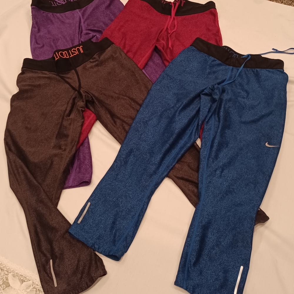 Preowned "Bundle" Nike athletic workout carpis size medium gently use condition
